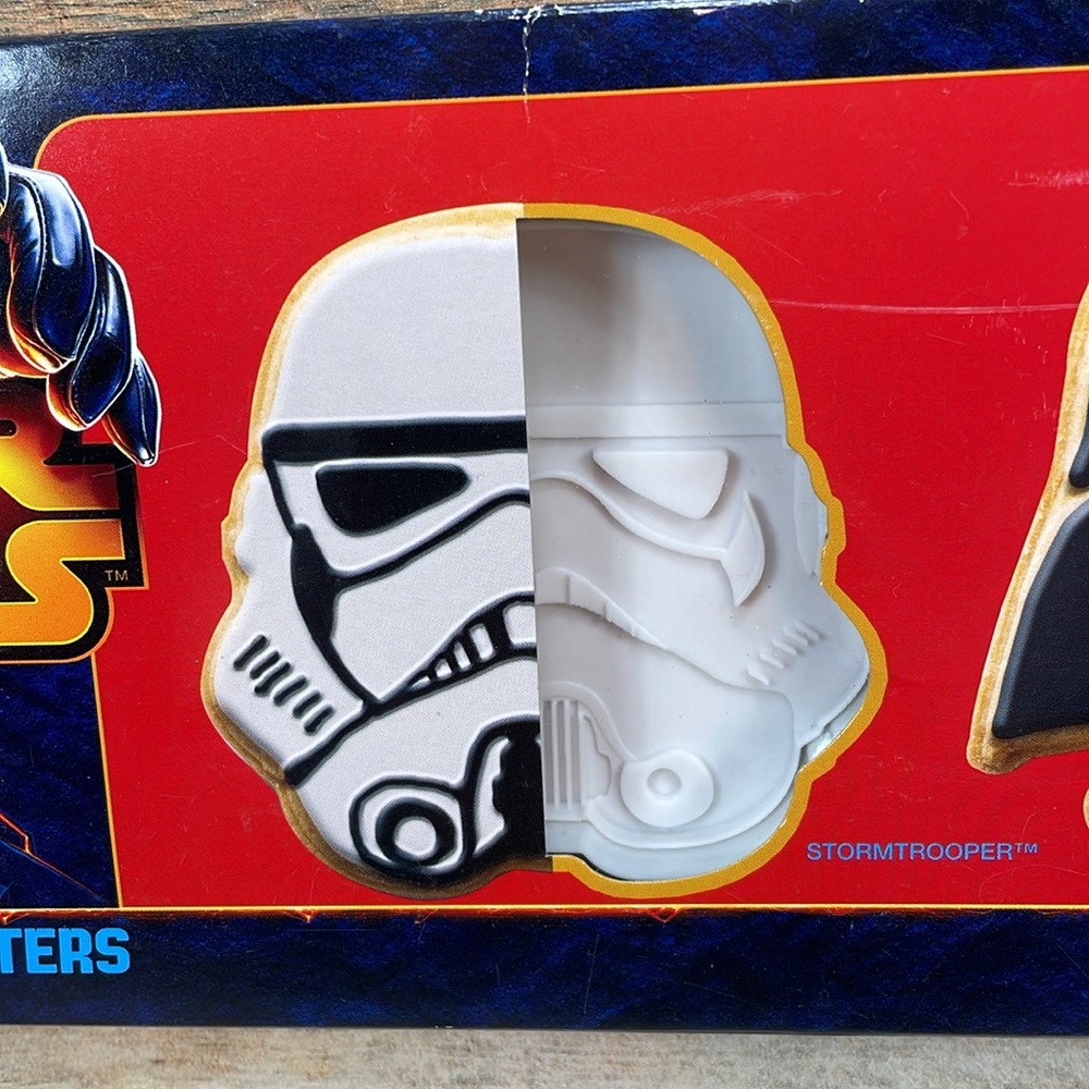 Star Wars cookie cutters - plastic easy release mechanism. - Picture 4 of 10